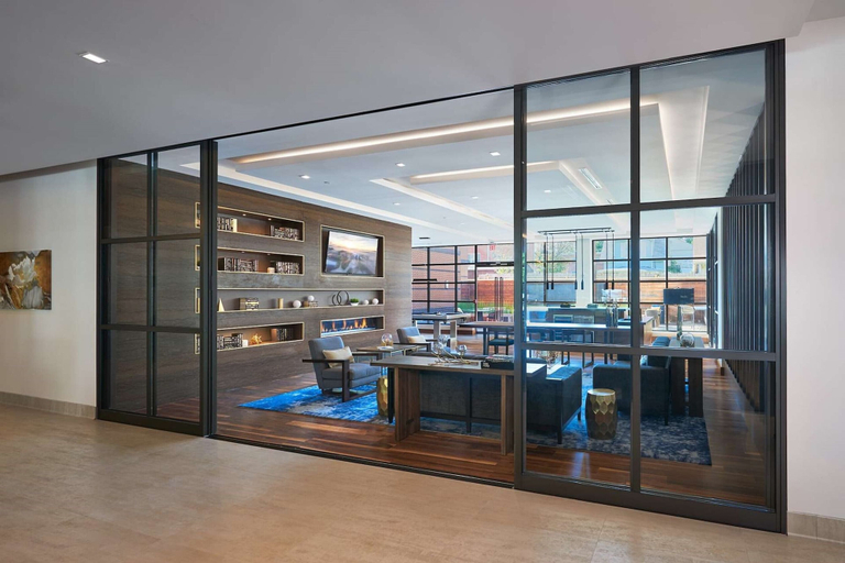 Food & Drinks 3, Global Luxury Suites Clarendon Metro, Arlington
