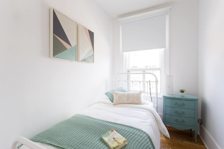 Bedroom 3, Urban Gem in Le Plateau, Montréal