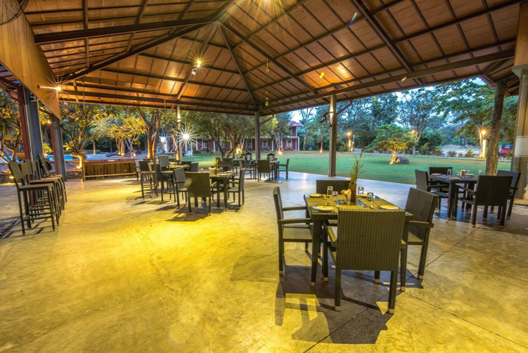 Food & Drinks 5, Hotel Mahanuge, Thamankaduwa