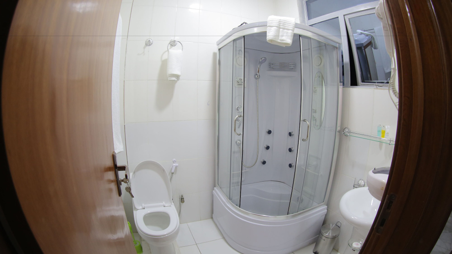 Bathroom, Fatima Hotel, Musanze