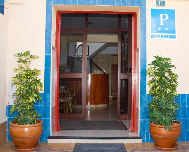 Exterior & Views 2, Hostal La Palma, Cádiz