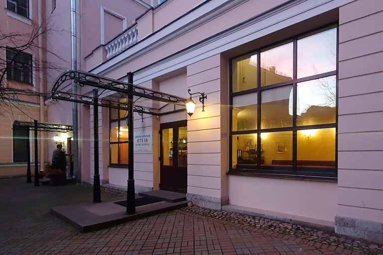 Exterior & Views