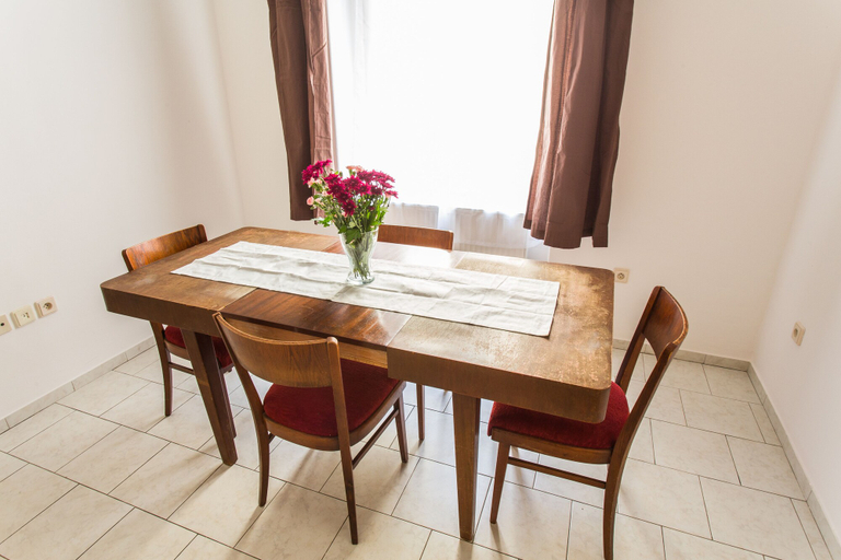 Others 5, Central Retro Apartment, Praha 5