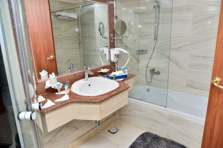 Bathroom 4, Chain Luxe Paradise Hotel, Nasr City 1