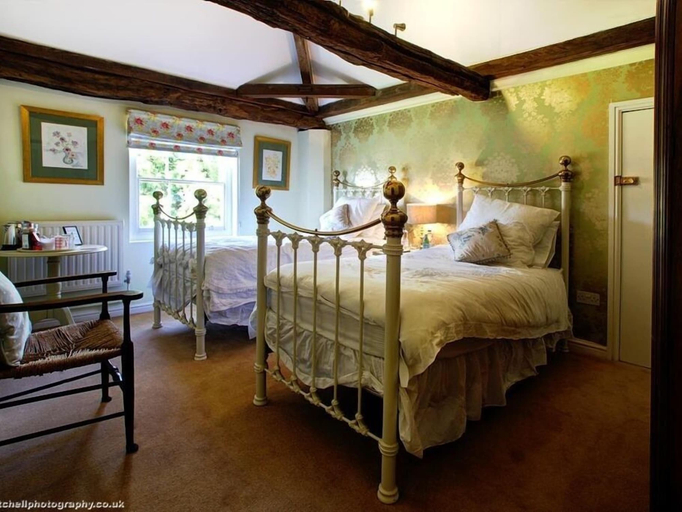 Bedroom 2, Breedon Hall, Leicestershire