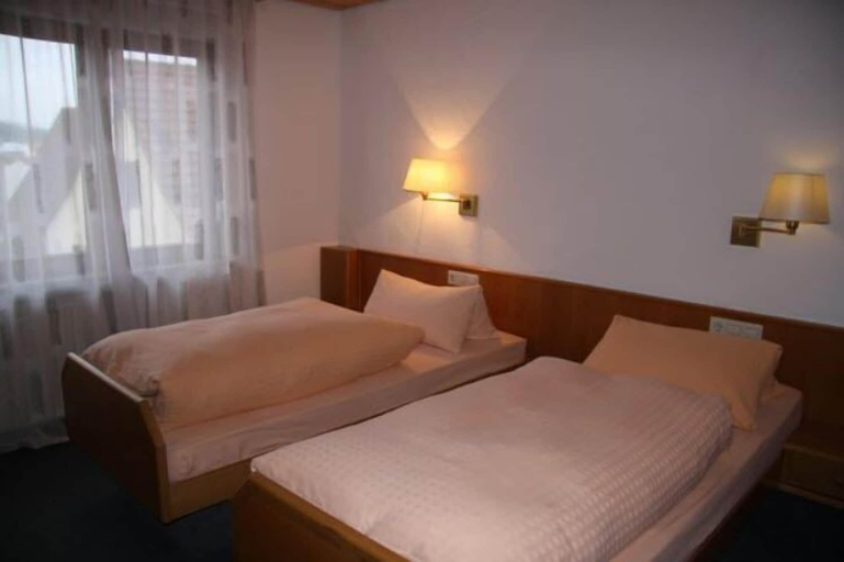 Bedroom 4, Landgasthof Löwen, Tübingen