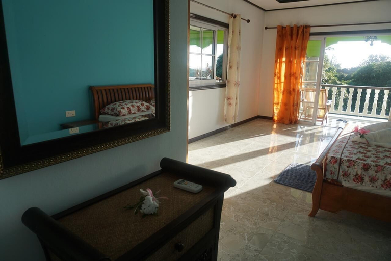 Others 5, Villa Hortensia