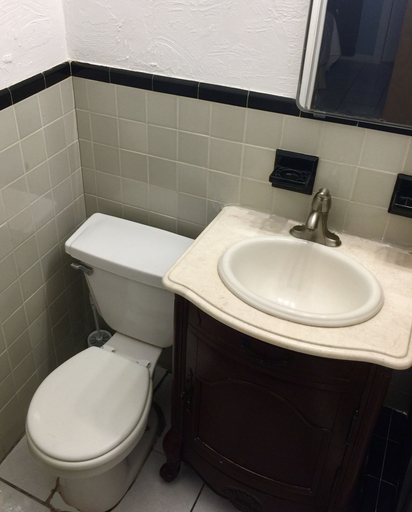 Bathroom 4, The St Maurice Beach Inn, Broward