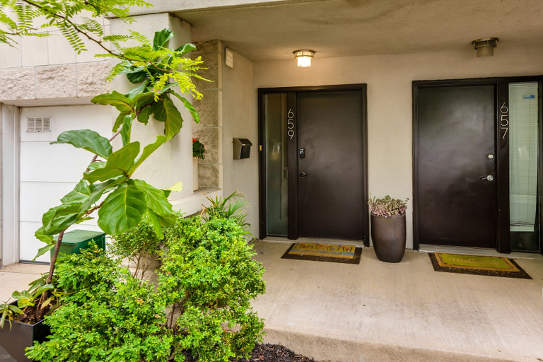 Exterior & Views 2, Chicago Townhome, Cook