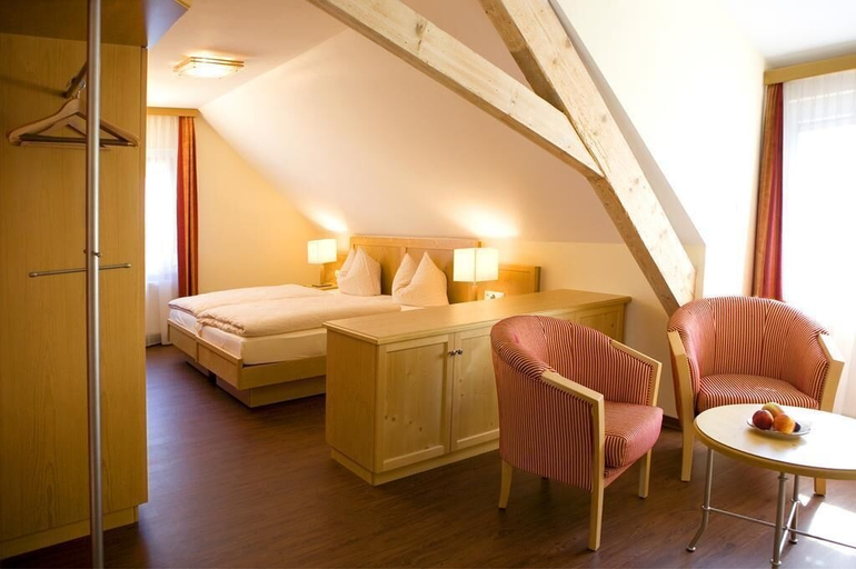 Bedroom 4, Hotel Landgasthof Linde, Bodenseekreis