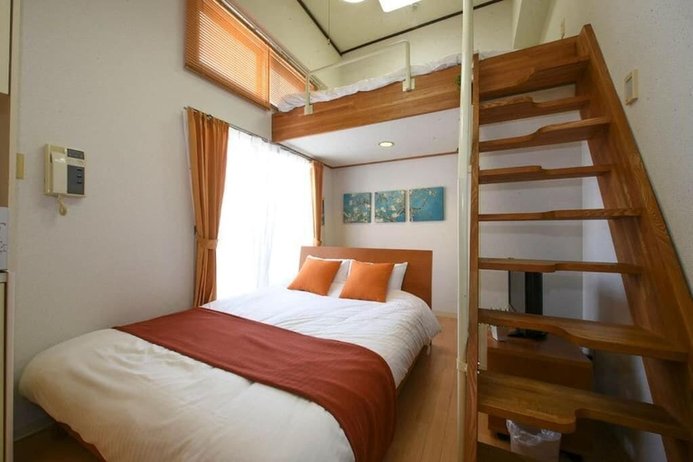 Bedroom 1, Opus 702, Sapporo
