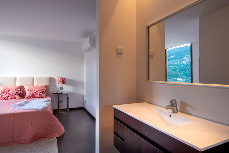 Bedroom 2, Feel Discovery Douro Cherry, Amarante