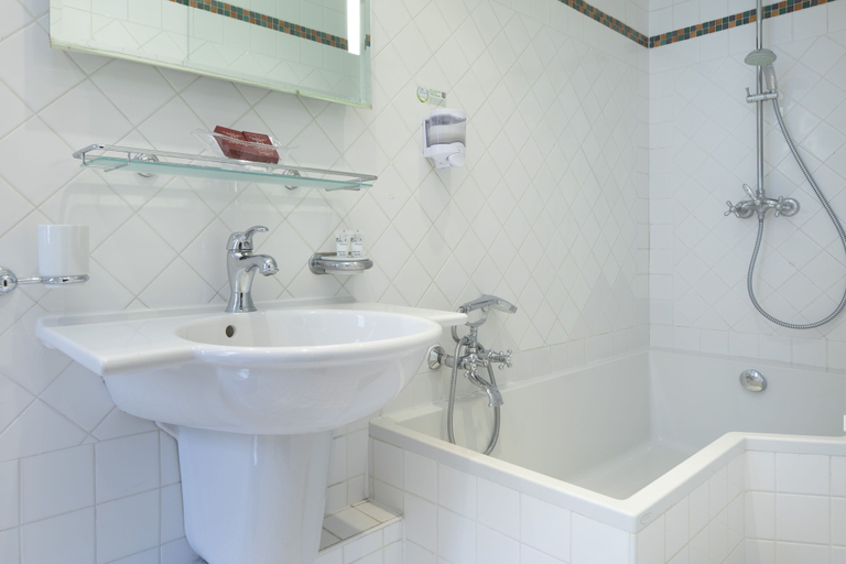 Bathroom 5, Elysées Hotel, Paris