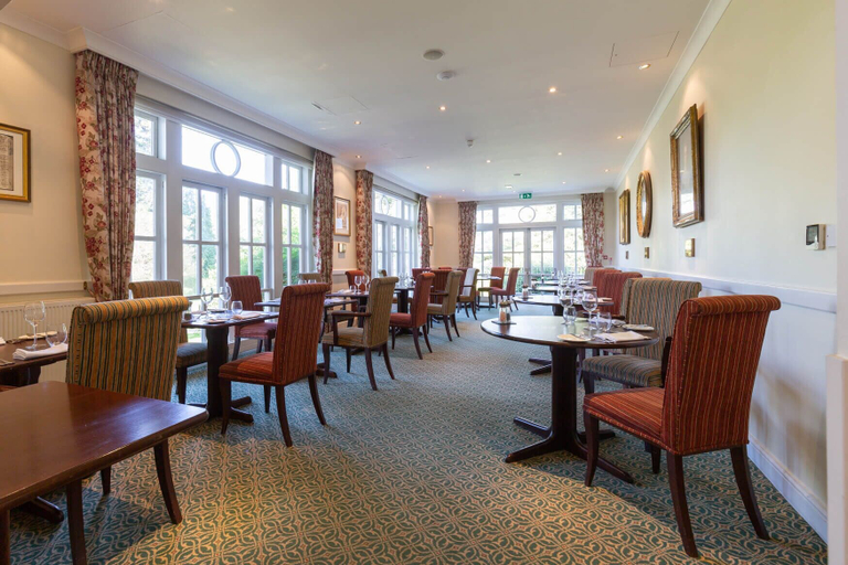 Food & Drinks 5, West Lodge Park Hotel, London