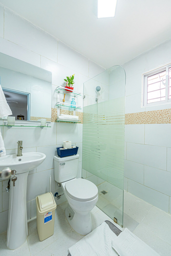 Bathroom 4, Bamboo House, Distrito Nacional