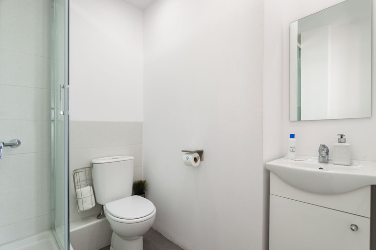 Bathroom 5, Amura Be my Guest Castelldefels, Barcelona