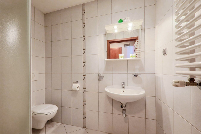 Bathroom 3, Hotel Pod Jedlami, Cieszyn