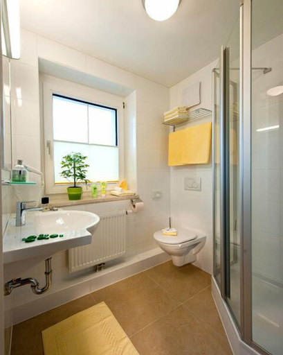 Bathroom 5, Hotel Sonnenhof, Vöcklabruck