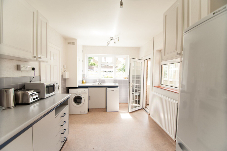 Others 5, Watford stays - 4bed house, Hertfordshire