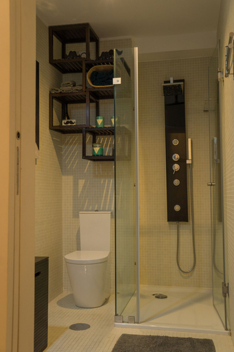 Bathroom 3, Your OWM INvicta, Porto