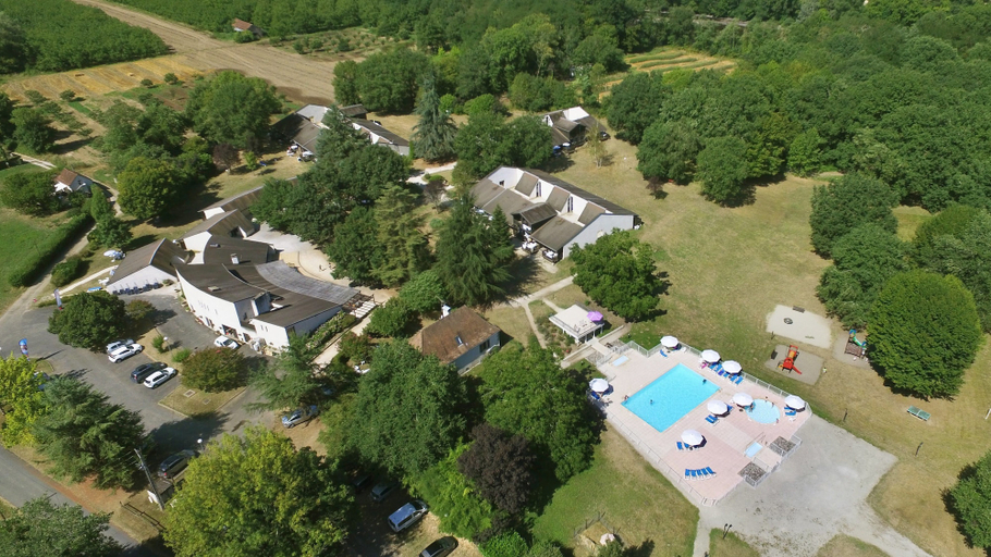 Exterior & Views 2, VVF Dordogne Lot, Martel-Gluges, Lot