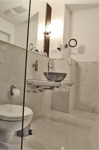 Bathroom 5, Hotel Harmonie, Mecklenburgische Seenplatte