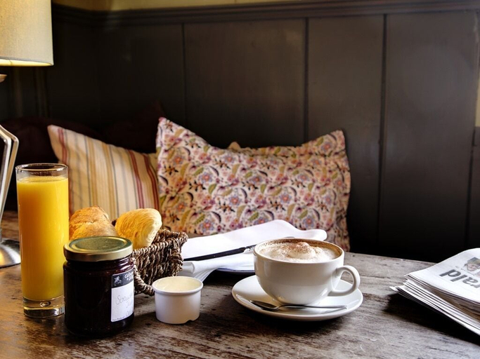 Food & Drinks 5, The George & Dragon, Wiltshire