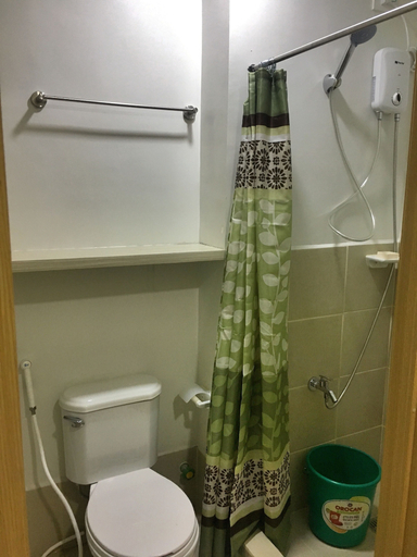 Bathroom 3, Happy Stay at Trees Residences, Quezon City