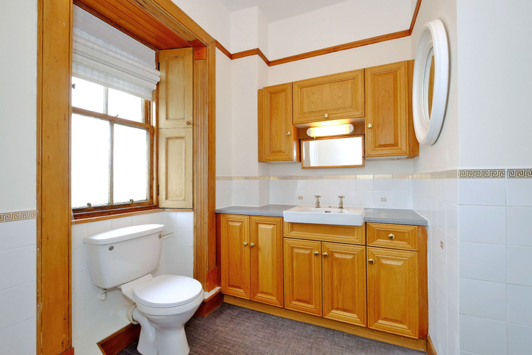 Bathroom 3, Aberdeen Lighthouse Cottages, Aberdeen