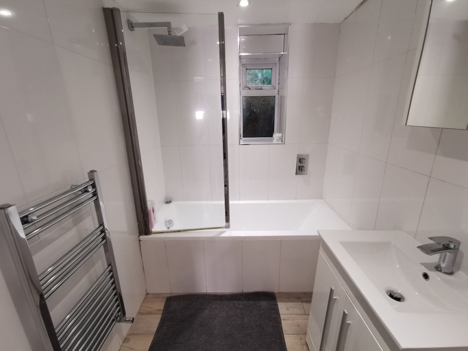 Bathroom 4, Spacious 2 bed flat in Camden, London
