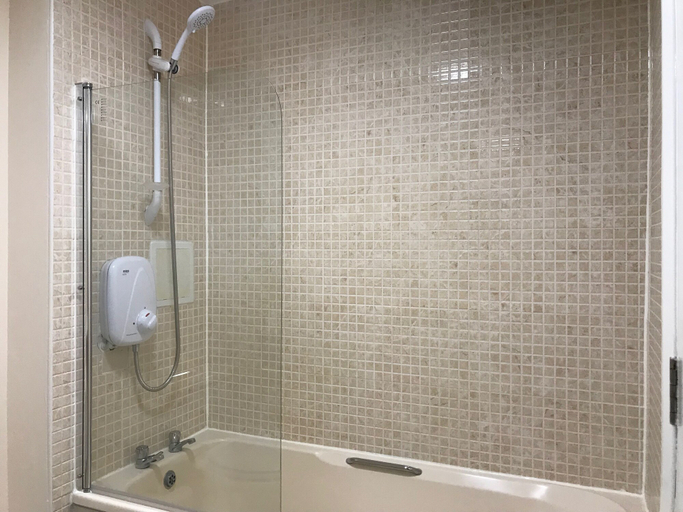 Bathroom 4, McDonald Road Apartment, Edinburgh