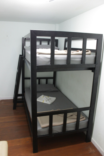 Bedroom 4, The Oasis Hostel - Adults Only, Phra Nakhon