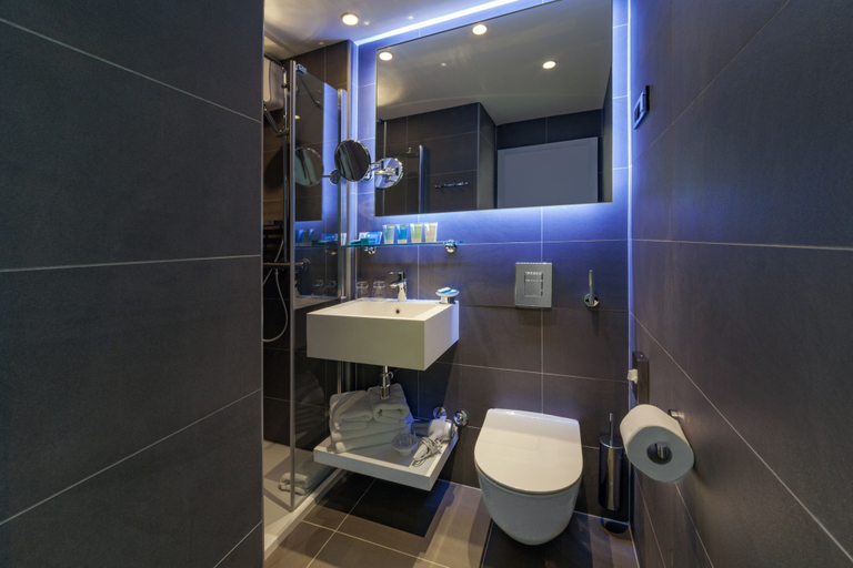 Bathroom 5, Bluesun Mala Berulia, Brela
