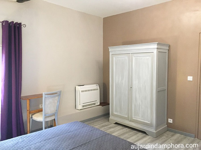 Bedroom 2, Au Jardin d'Amphora, Aude