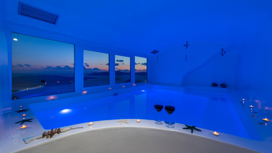 Sport & Beauty 4, Fira Deep Blue Suite, South Aegean