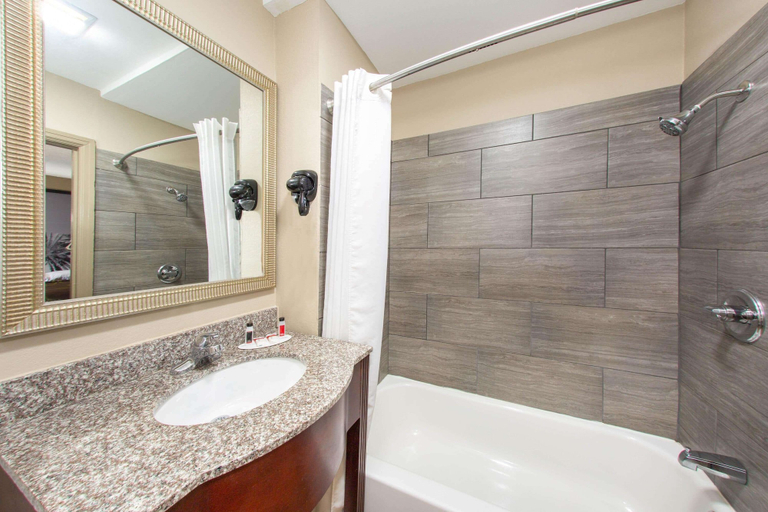 Bathroom 4, Super 8 by Wyndham Pensacola NAS Area, Escambia