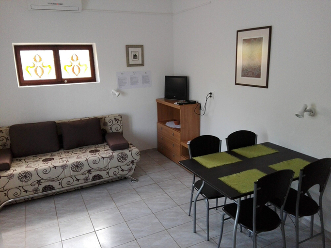 Others 4, Apartments Dora Vrboska island Hvar, Jelsa