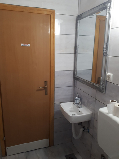 Bathroom 4, Hostel Miran Mostar, Herzegovina-Neretva