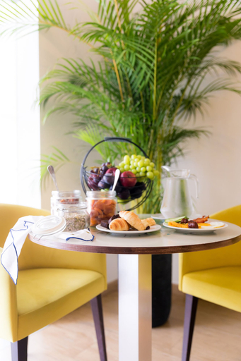 Food & Drinks 5, Mikes Kanarium Hotel, Larnaca