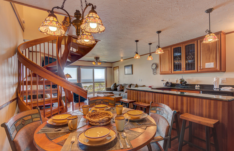 Food & Drinks, Inn at Otter Crest, Lincoln