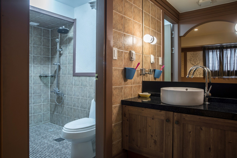 Bathroom 4, Jeju Gaia Hotel, Jeju