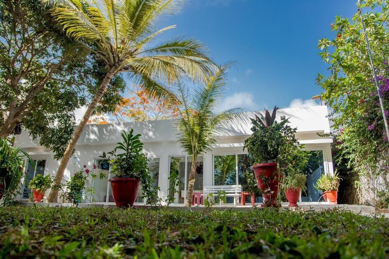 Others 5, Saly International House, Mbour
