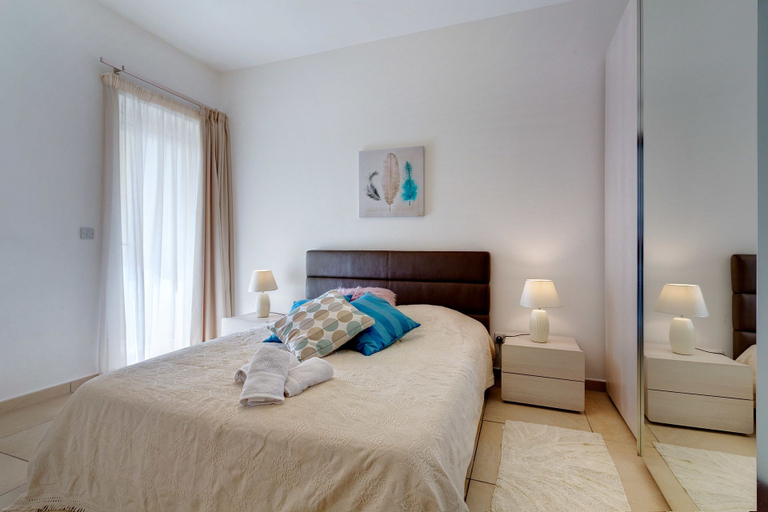 Bedroom 3, Seaview 3BR Apart inc Pool, Fort Cambridge Sliema