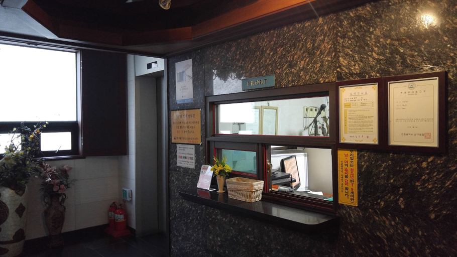 Others 5, Loa Hotel, Nam