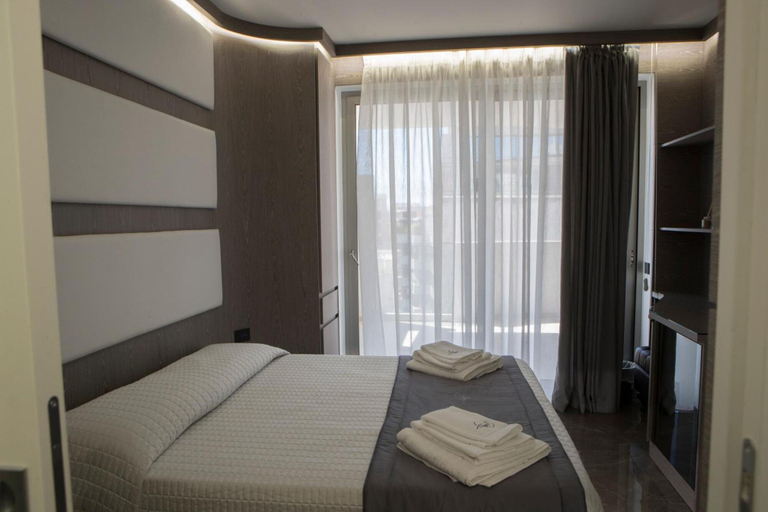 Bedroom 3, Upper Rooms, Messina