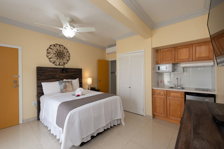 Bedroom 4, Baker's Suites
