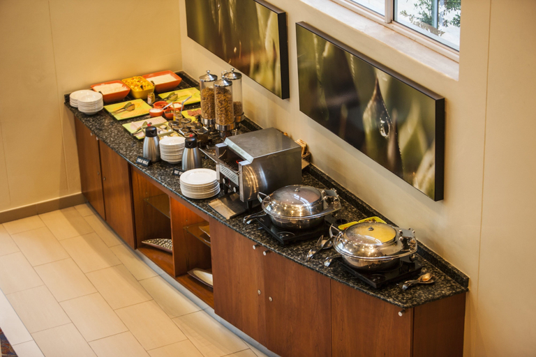 Food & Drinks 4, StayEasy Pretoria, City of Tshwane