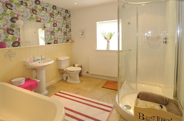 Bathroom 3, Parc-yr-Hebog, Ceredigion
