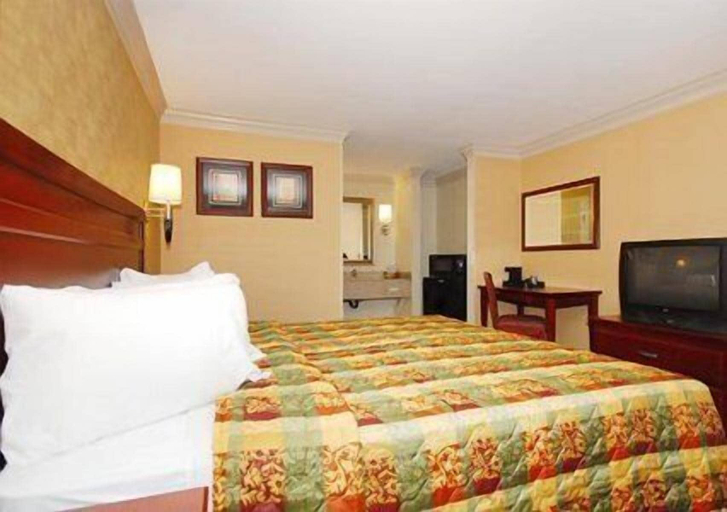 Bedroom 3, Motel 6 Norwalk, CA, Los Angeles