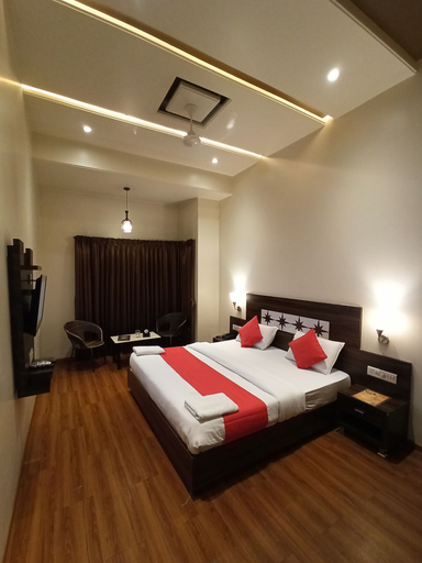 Bedroom 4, Hotel Popular, Pune